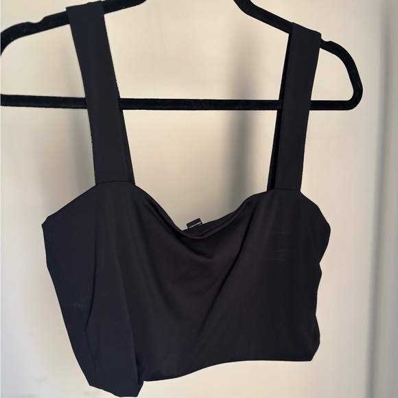 Chic Black Wide Strap Crop Top - Picture 1 of 3